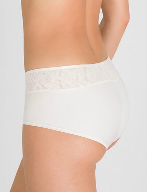 P05F9 Playtex Ideal Beauty Lace Shorty - P05F9 White Blush