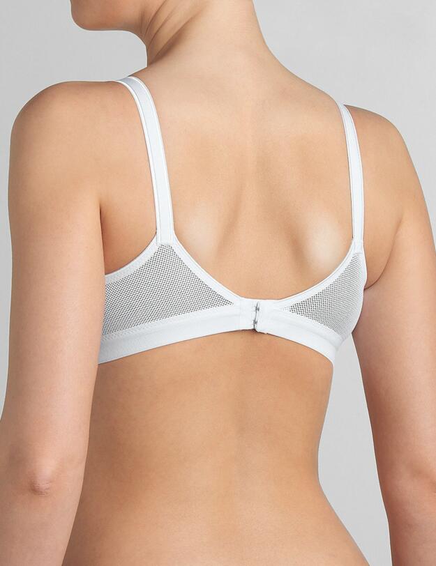 10007358 Triumph Triaction Soft Power Non Wired Sports Bra - 10007358 White