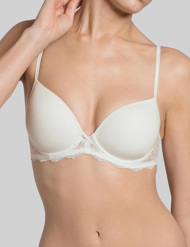 10146554 Triumph Lovely Curves Padded T-Shirt Bra - 10146554 Vanille 