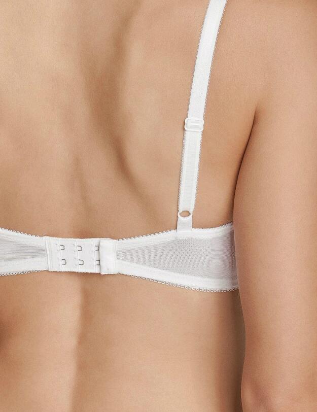 10181553 Triumph Amourette Spotlight Underwired Bra - 10181553 White