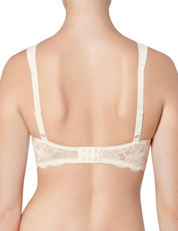 Triumph Essential Minimiser Wired Lace Bra in Vanille