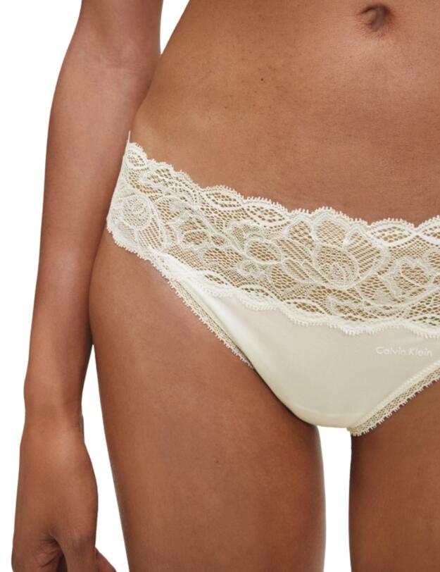 Calvin Klein Seductive Comfort Thong in Ivory