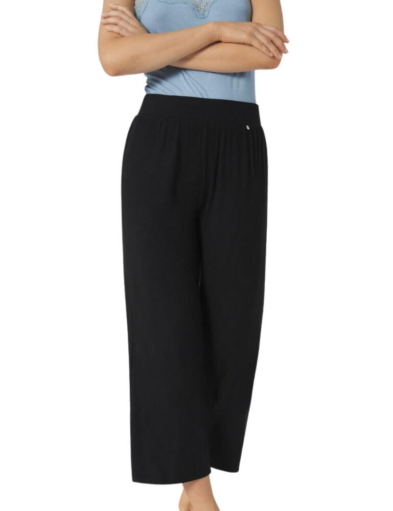 Triumph Climate Control Cropped Trousers in Black
