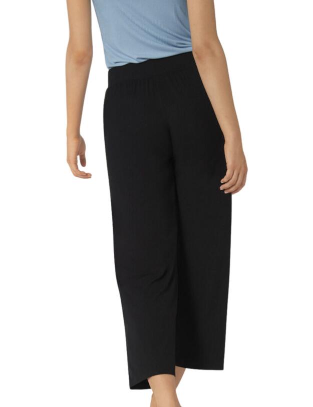 Triumph Climate Control Cropped Trousers in Black