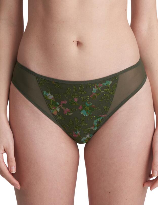 Marie Jo Joanna Thong in Forest