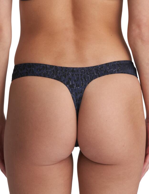 Marie Jo Johan Thong in Ocean
