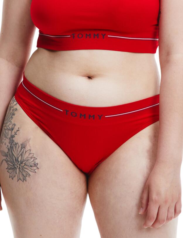 UW0UW02631 Tommy Hilfiger Seamless Curve Brief - UW0UW02631 Primary Red