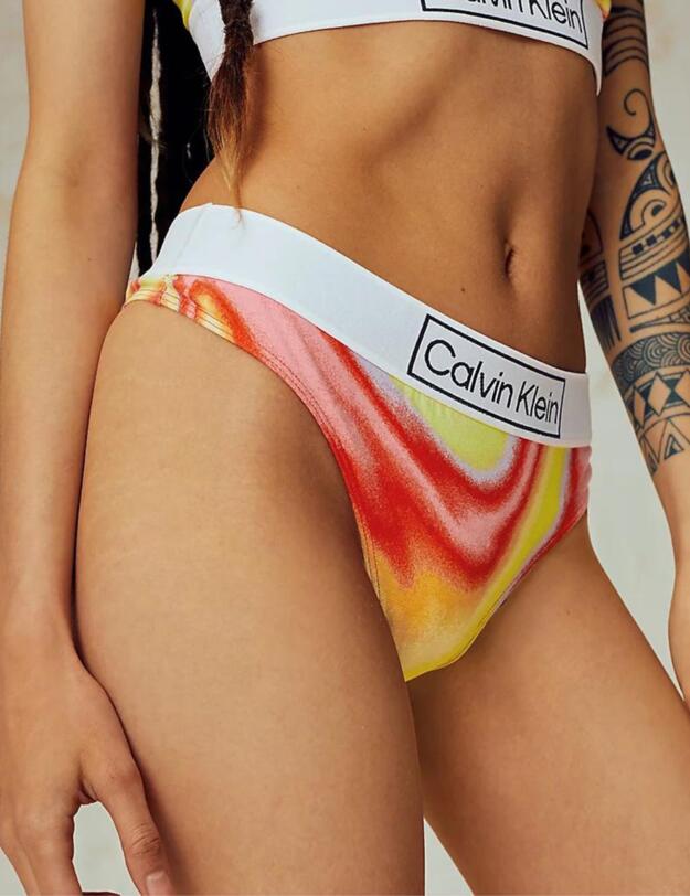 Calvin Klein Pride Thong Iridescent Print_tuscan Terra Cotta