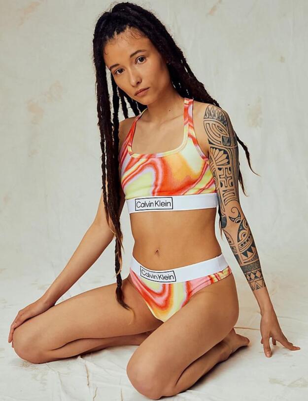 Calvin Klein Pride Thong Iridescent Print_tuscan Terra Cotta