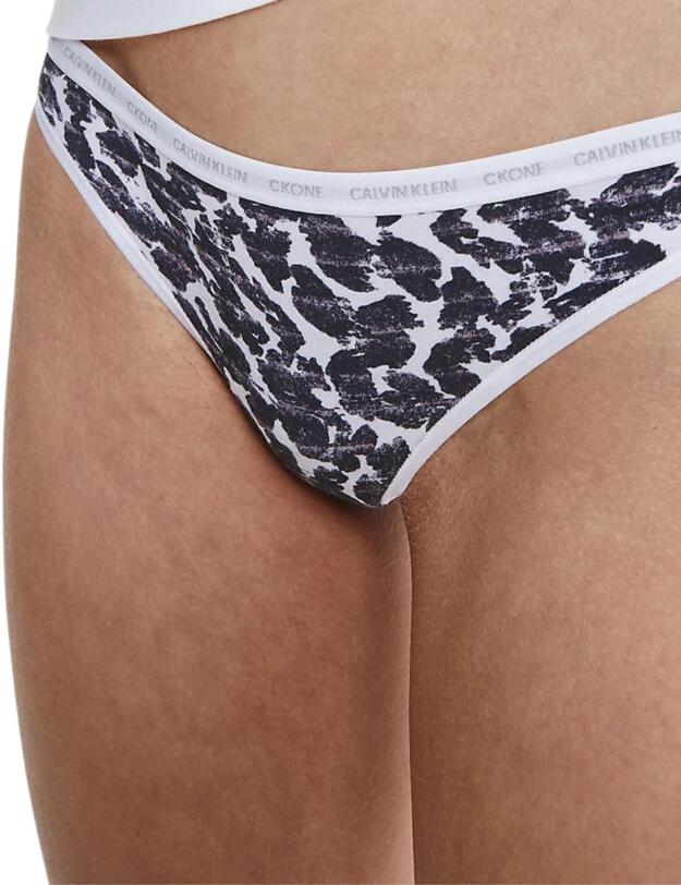 Calvin Klein CK One Cotton Thongs Two Pack Black/ Scanned Wrong_Winter Linen