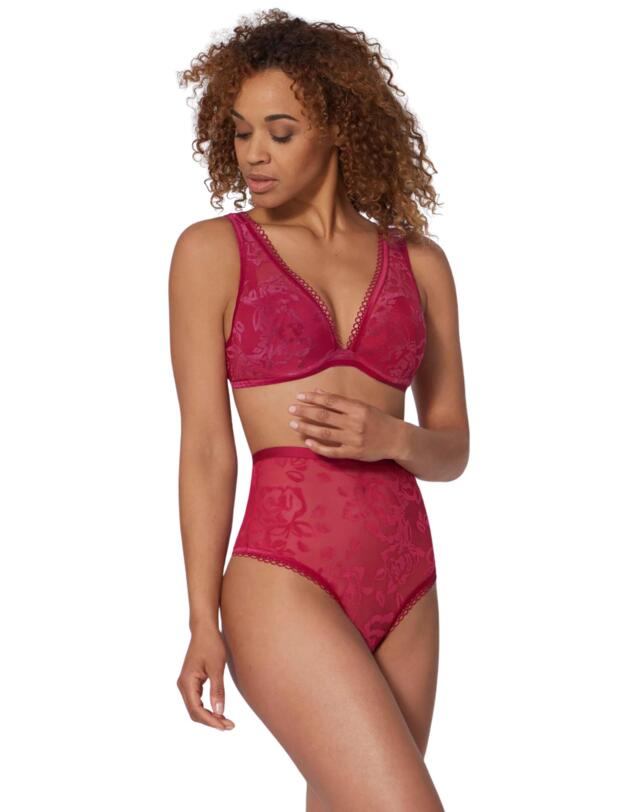Triumph Velvet Rose Spotlight Thong Briefs Rosso Masai