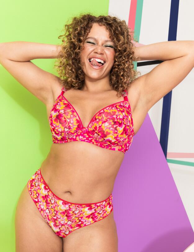 Curvy Kate Lifestyle Plunge Bra Pink Hearts