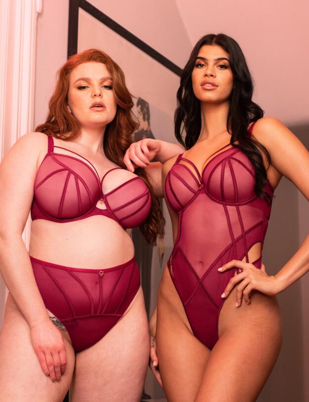 Scantilly by Curvy Kate Senses Plunge Bra Cherry