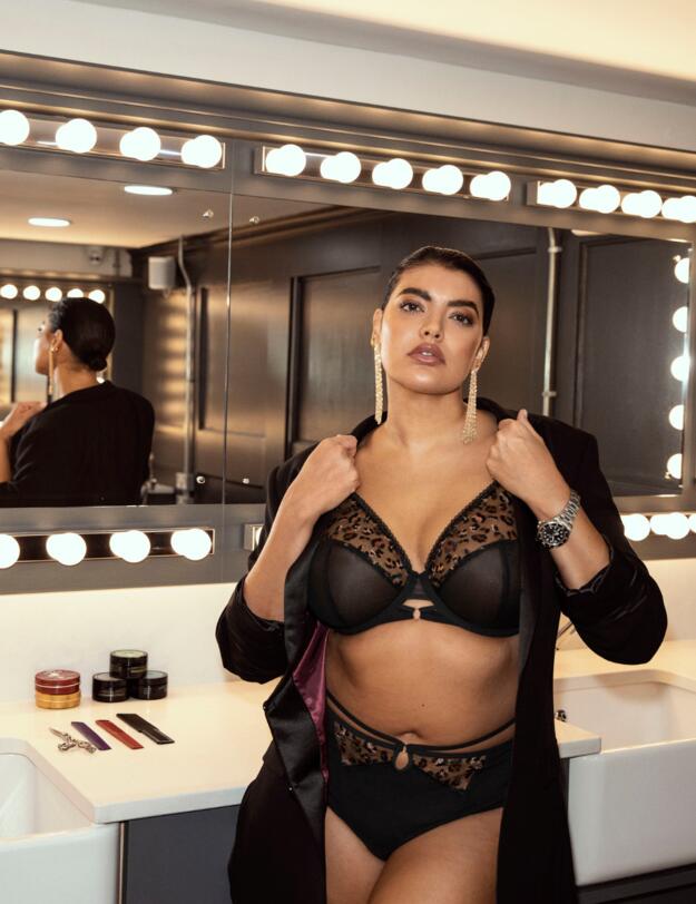 Elomi Namrah Plunge Bra Black