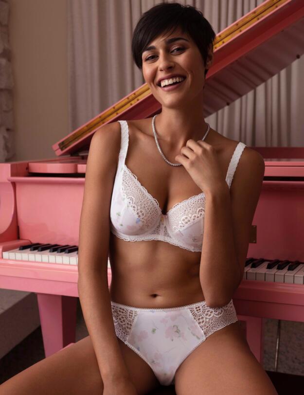Freya Daydreaming Brief Flora White