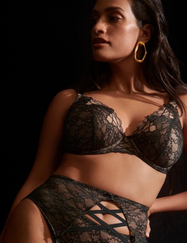 Prima Donna Livonia Half Padded Plunge Bra Black 