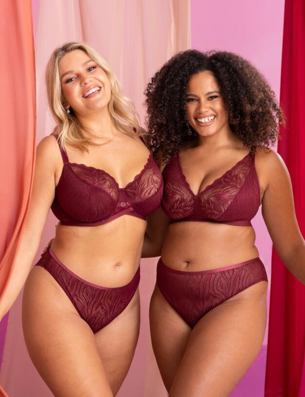 Curvy Kate Lace Daze Brazilian Brief Claret 