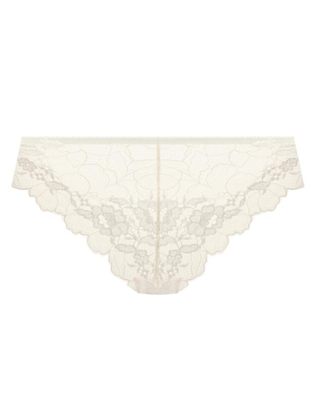 135007 Wacoal Lace Perfection Tanga  - 135007 Gardenia 
