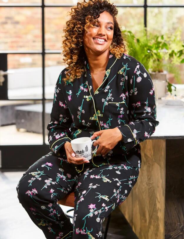 Pour Moi Luxe Woven Pyjama Set Black Floral