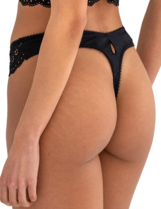Pour Moi Swoon Thong Black
