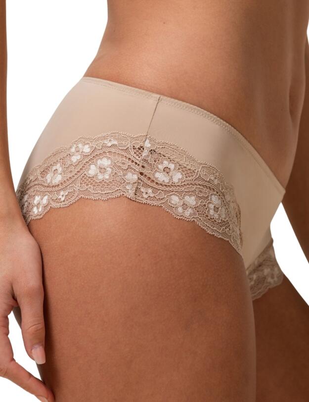  Triumph Lovely Micro Hipster Brief Smooth Skin