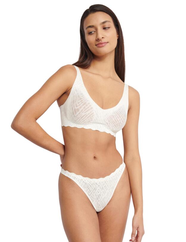Sloggi Zero Feel Bliss Thong Silk White 