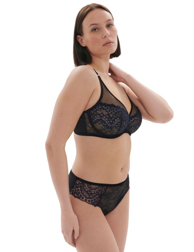 Simone Perele Scenario Brief Black