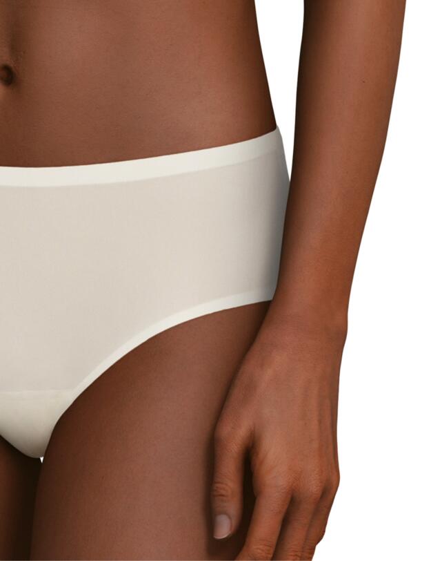 Chantelle Soft Stretch Shorty Brief Ivory