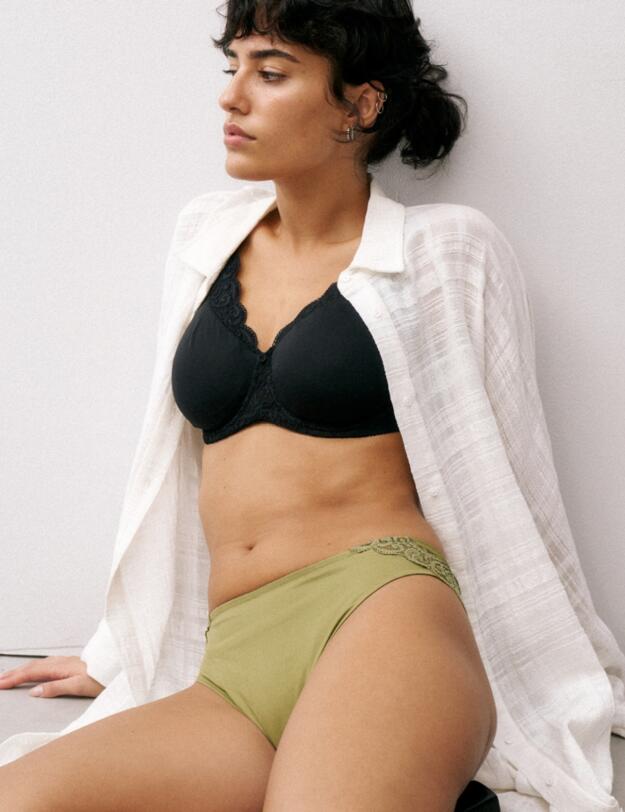 Triumph Amourette Minimiser Bra Black 