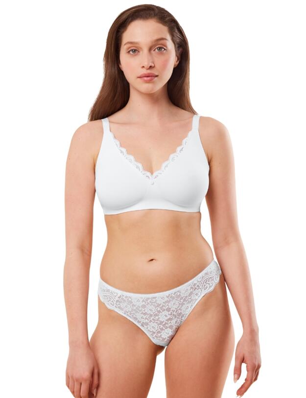 Triumph Amourette Wireless Minimiser Bra White 