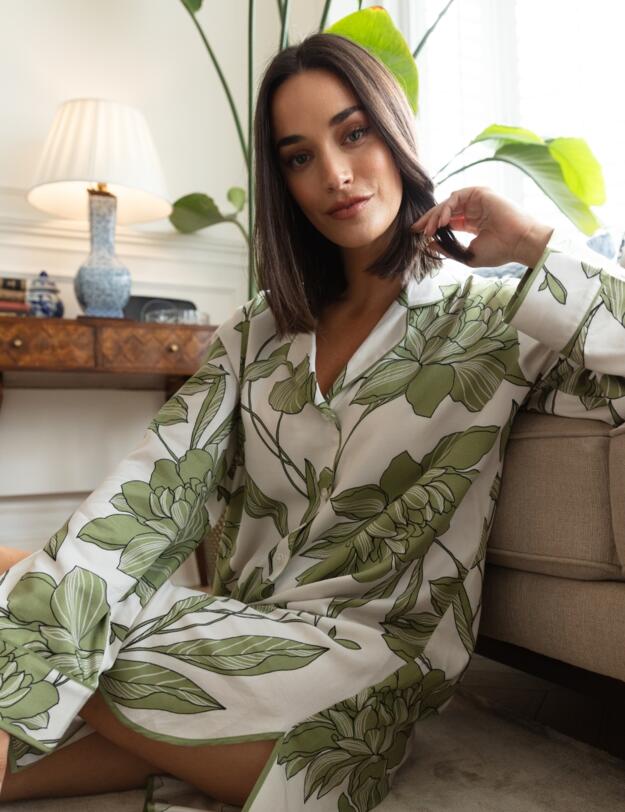 Cyberjammies Fable & Eve London - Chiswick Floral Nightshirt Cream Mix