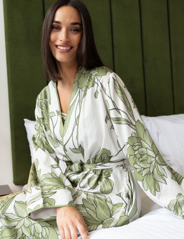 Cyberjammies Fable & Eve London - Chiswick Floral Long Robe Cream Mix