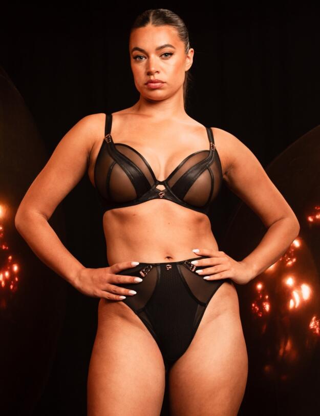 Scantilly by Curvy Kate Suspense Plunge Bra Black 